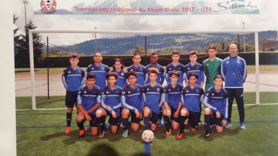 Les U15 de l’OC Eybens remportent le tournoi du Mont-Blanc